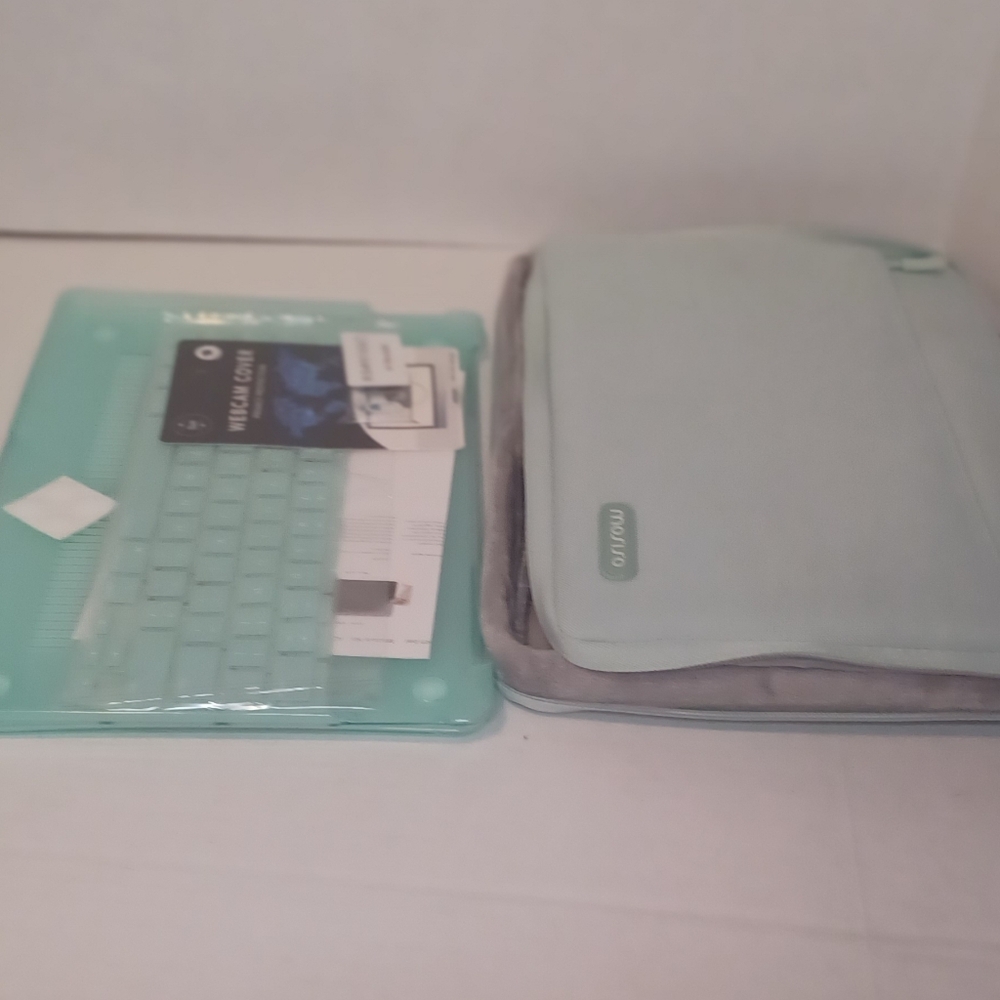 Mosiso Macbook pro 13 inch Hard Shell Cover &Laptop Sleeve Bag A1708, A2159 NWOT